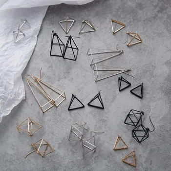 L'Europe et l'Amérique Minimaliste Punk Boucles d'oreilles pour les Femmes Géométrique 3D Triangles Creux Polygone Boucles d'oreilles Brincos Partie des Bijoux